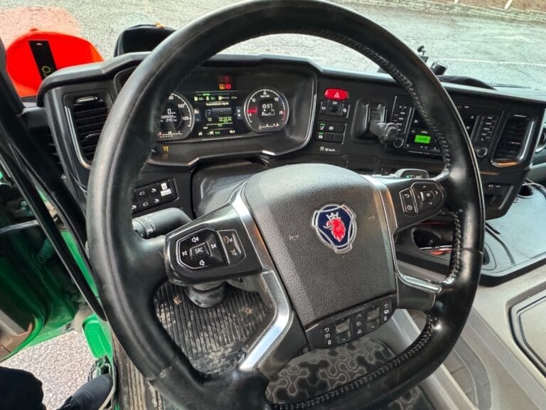 Scania P 500 8x4/4 tridem, vaijeriauto Euro-6