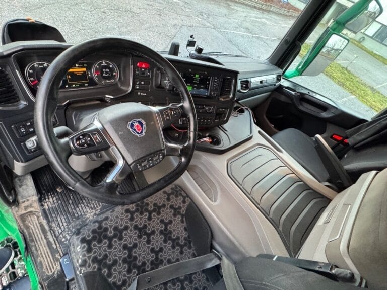 Scania P 500 8x4/4 tridem, vaijeriauto Euro-6