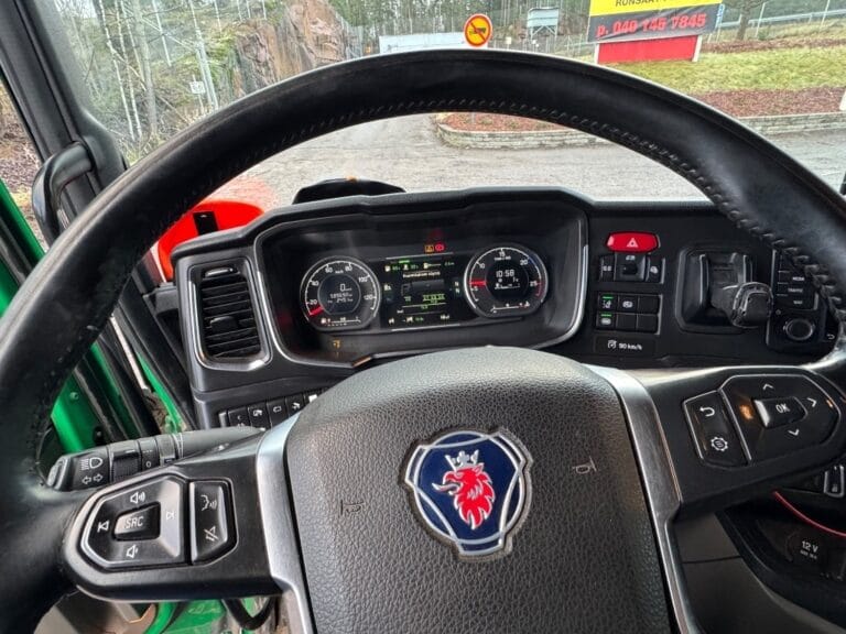 Scania P 500 8x4/4 tridem, vaijeriauto Euro-6