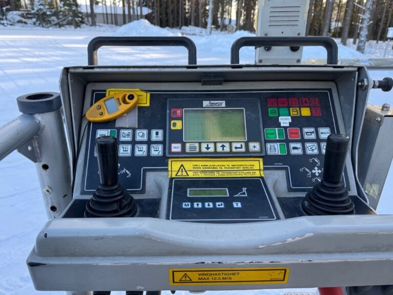 Scania P 94 DB 260- Bronto Skylift F32RL