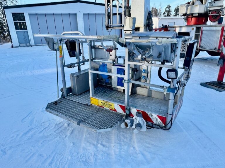 Scania P 94 DB 260- Bronto Skylift F32RL