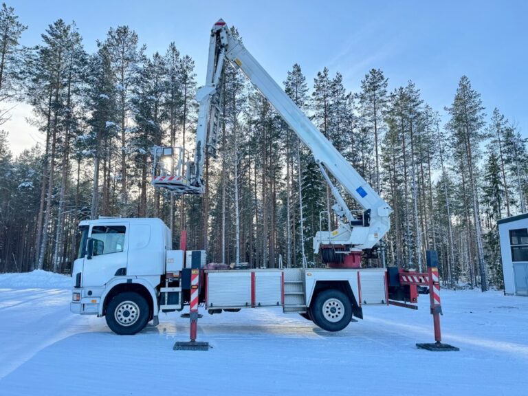 Scania P 94 DB 260- Bronto Skylift F32RL