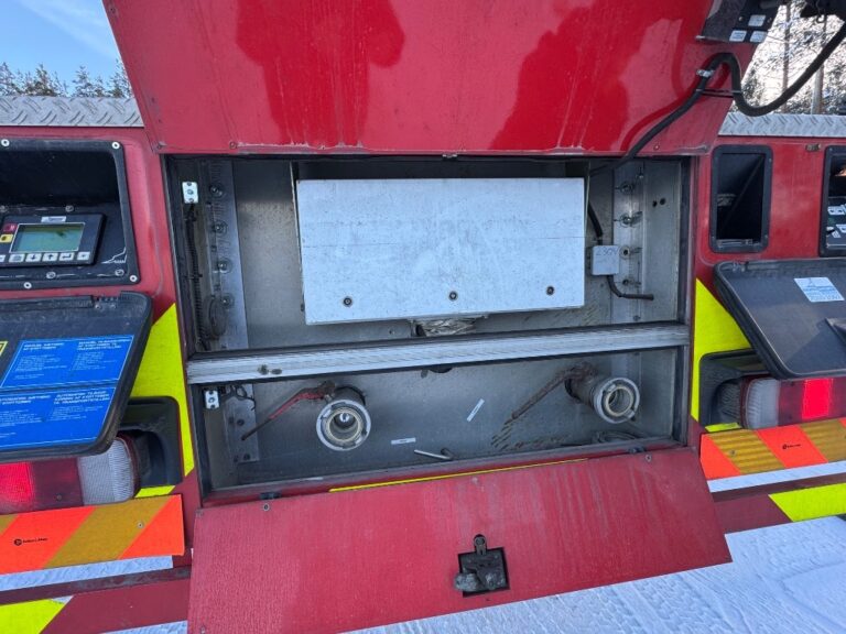 Scania P 94 DB 260- Bronto Skylift F32RL