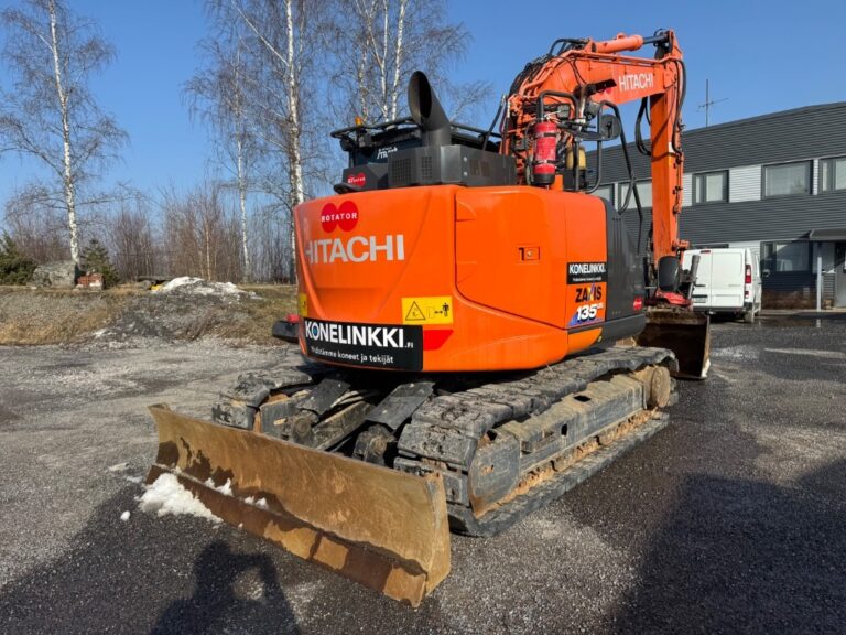 Hitachi ZX 135 US-6