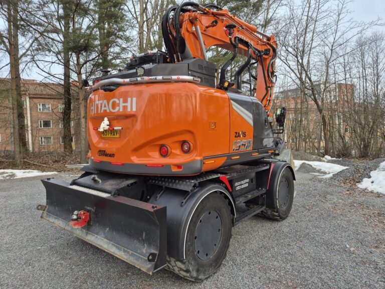 Hitachi ZX 135 W-7 Stake 5
