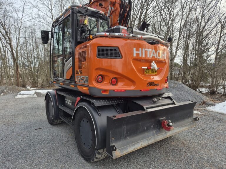 Hitachi ZX 135 W-7 Stake 5