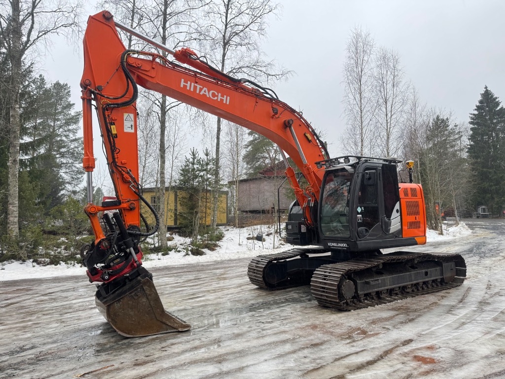 Hitachi ZX 225 US LC-5 B