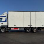 Scania R 560 6x2/4-4900 kokosivuaukeavalla korilla + PL