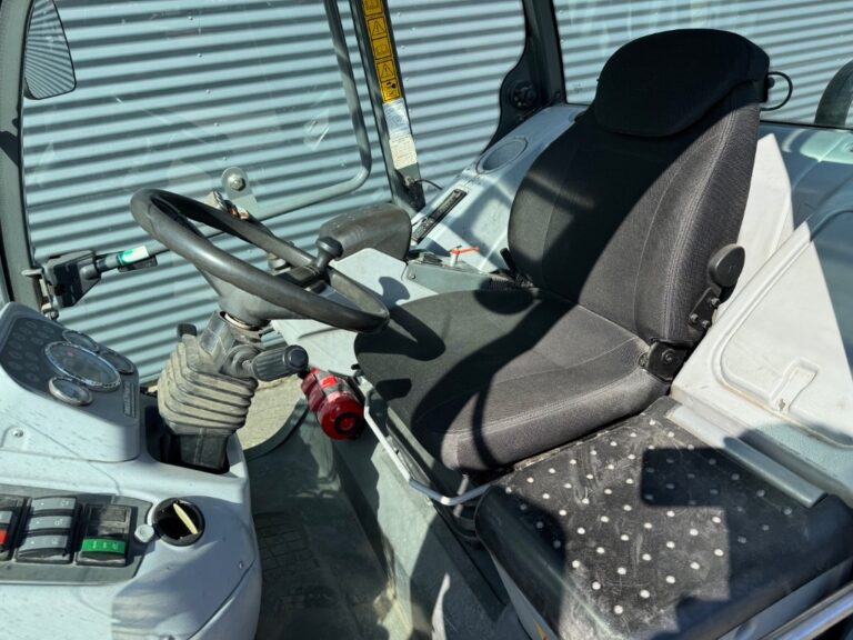 Kramer 480 + SNOWSTAR 2900 nivelaura ym.