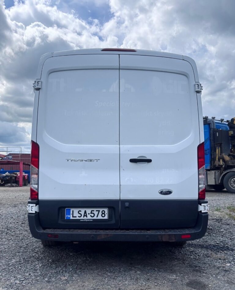Ford Transit 125 FWD , Uretaani ruiskutuskalustolla