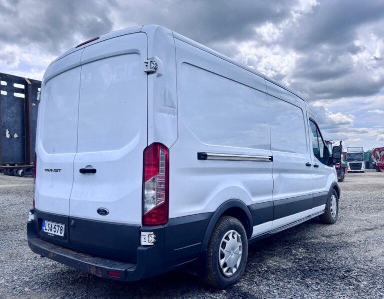 Ford Transit 125 FWD , Uretaani ruiskutuskalustolla