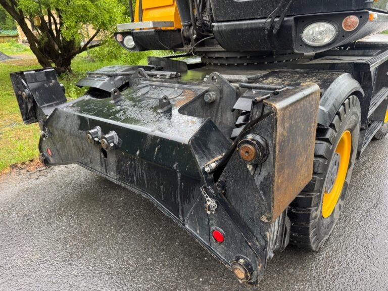 JCB JS 145 W+