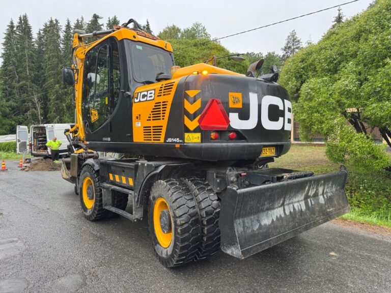 JCB JS 145 W+