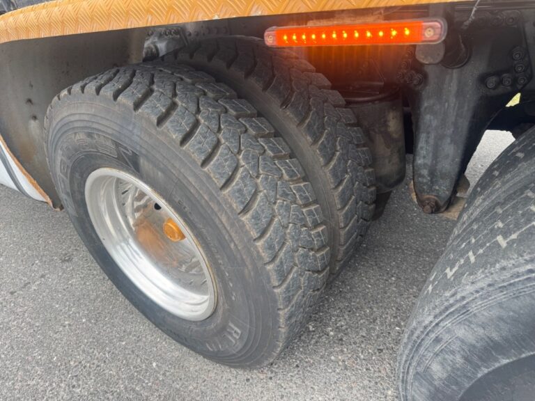 Scania R 500 8x4/4-3750 koukkuauto