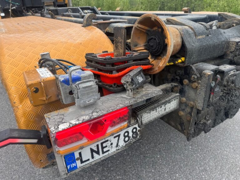 Scania R 500 8x4/4-3750 koukkuauto