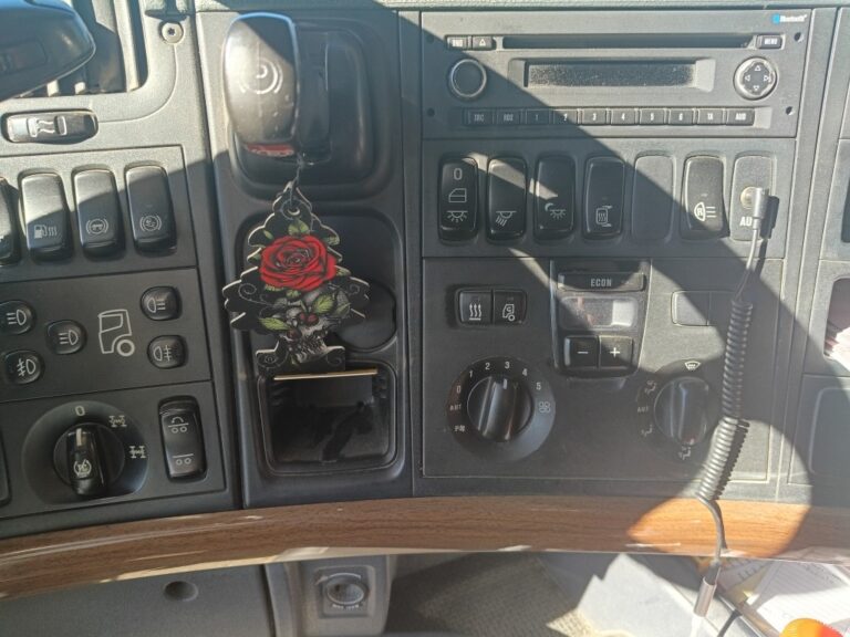 Scania R 580 6x4 EURO-6 ja Carnehl kippikärry