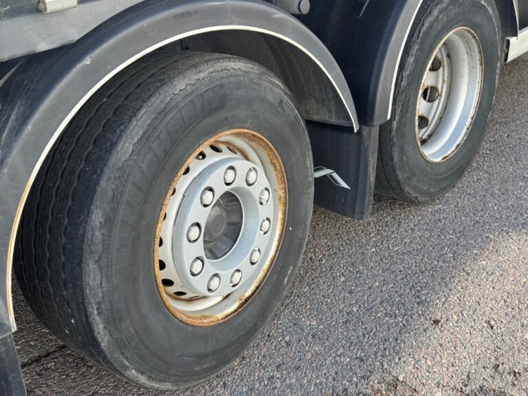 Volvo FM 370 6x2/4-4900 Nosturiauto