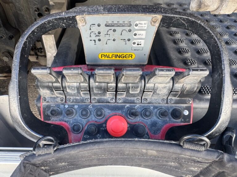 Volvo FM 370 6x2/4-4900 Nosturiauto