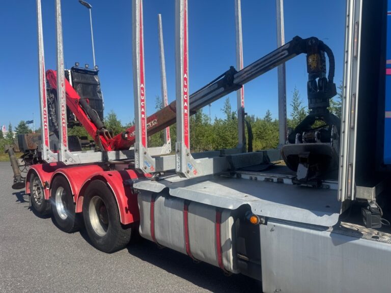 Scania R 730 8x4/4 tukkiauto Nosturilla