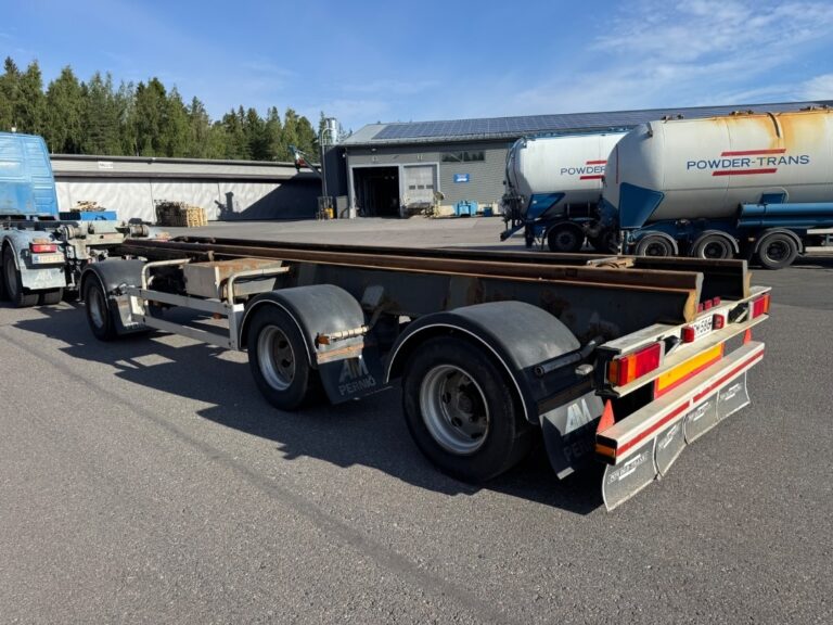 AM VKP-1+2-30 Vaihtolava perävaunu