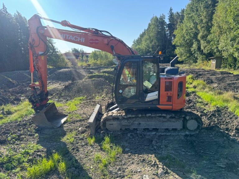 Hitachi ZX 135 US-6
