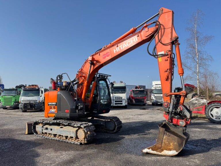 Hitachi ZX 135 US-6
