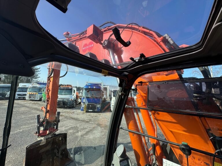 Hitachi ZX 135 US-6