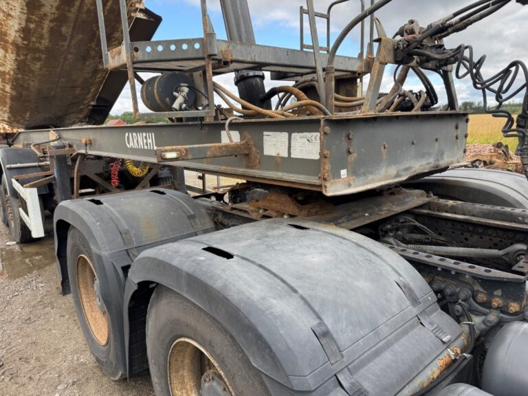 Mercedes-Benz Arocs 3351 LS 6x4-3300, Sorapuoliperäyhdistelmä