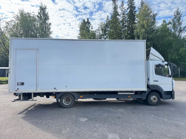Mercedes-Benz Atego 818 L