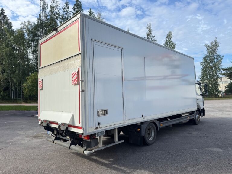 Mercedes-Benz Atego 818 L