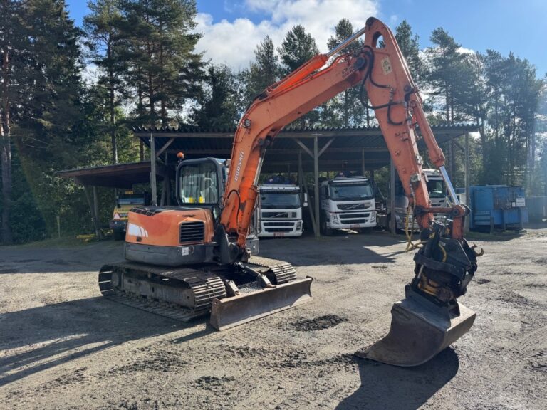 Doosan DX 80 R