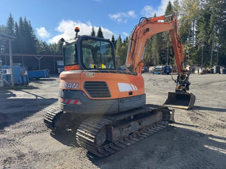 Doosan DX 80 R