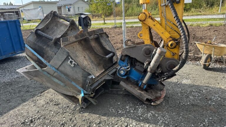 Komatsu PW 180-10