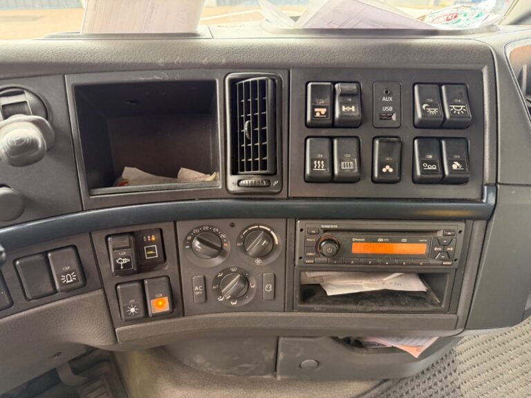 Volvo FH 13-460 8x2/4-4600 Sora-auto