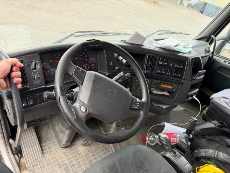 Volvo FH 13-460 8x2/4-4600 Sora-auto