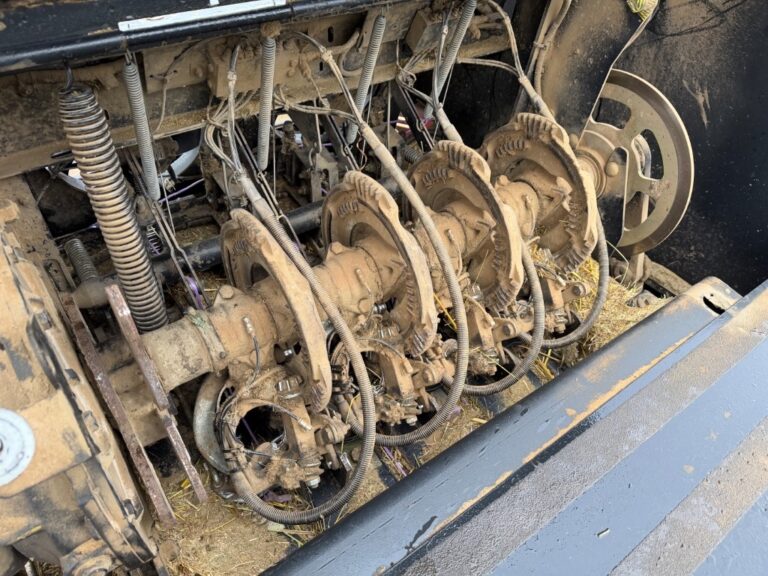 Case IH LB 333 4Ps Packer Cutter
