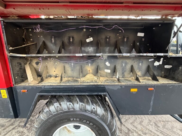 Case IH LB 333 4Ps Packer Cutter