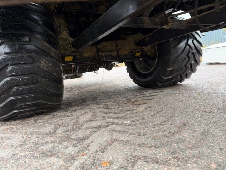 Case IH LB 333 4Ps Packer Cutter