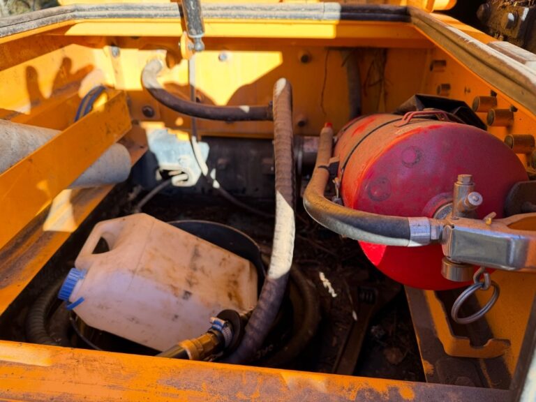 Hyundai Robex 140 LCM-9A